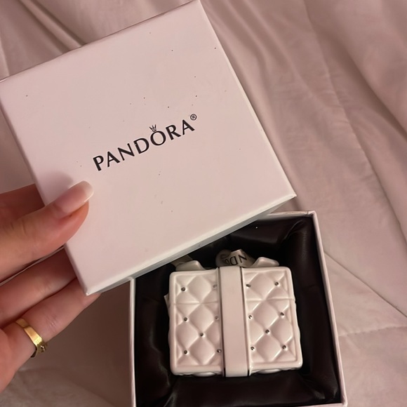 pandora - Picture 4 of 4